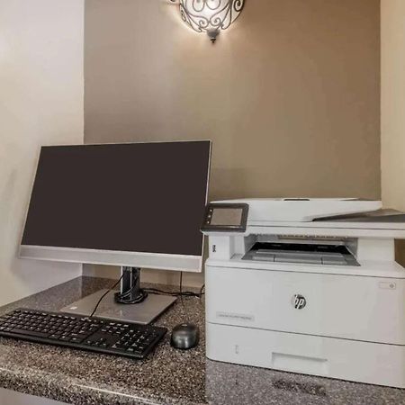 Sonesta Simply Suites Chicago Уокиган Екстериор снимка