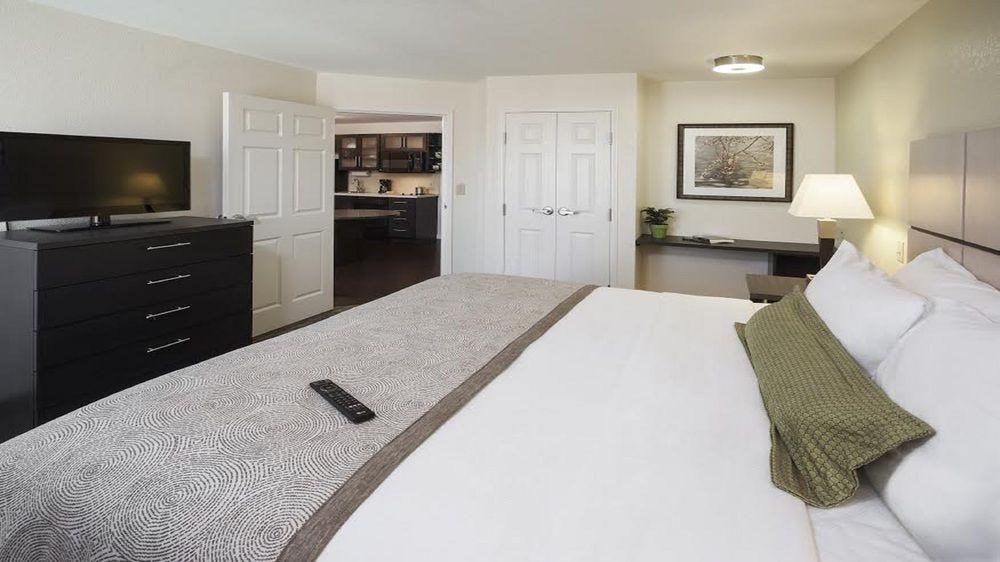 Sonesta Simply Suites Chicago Уокиган Екстериор снимка