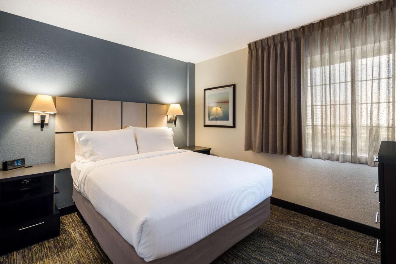 Sonesta Simply Suites Chicago Уокиган Екстериор снимка