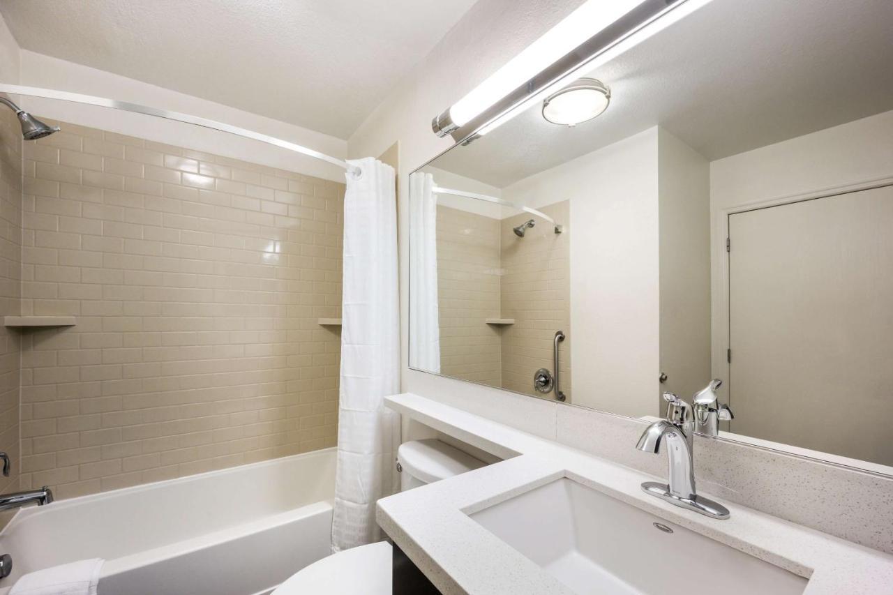 Sonesta Simply Suites Chicago Уокиган Екстериор снимка