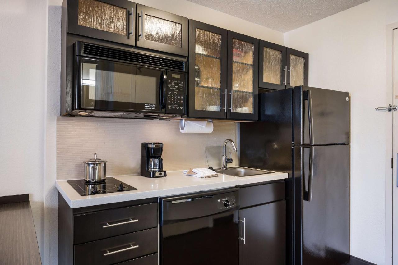 Sonesta Simply Suites Chicago Уокиган Екстериор снимка