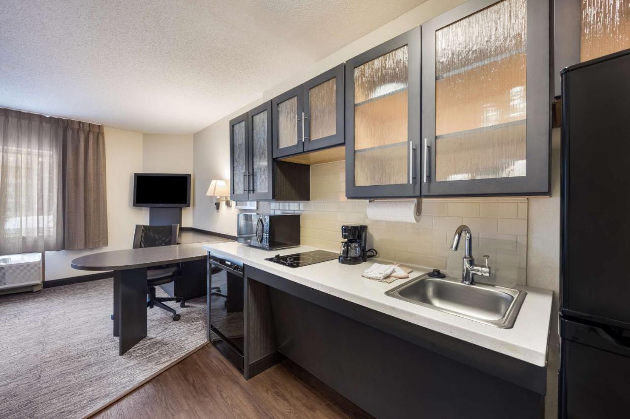 Sonesta Simply Suites Chicago Уокиган Екстериор снимка