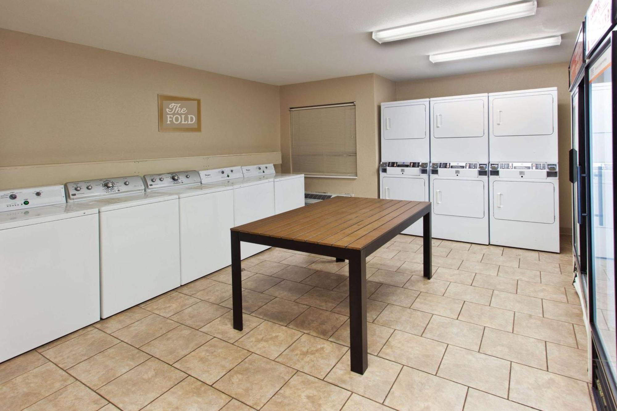 Sonesta Simply Suites Chicago Уокиган Екстериор снимка